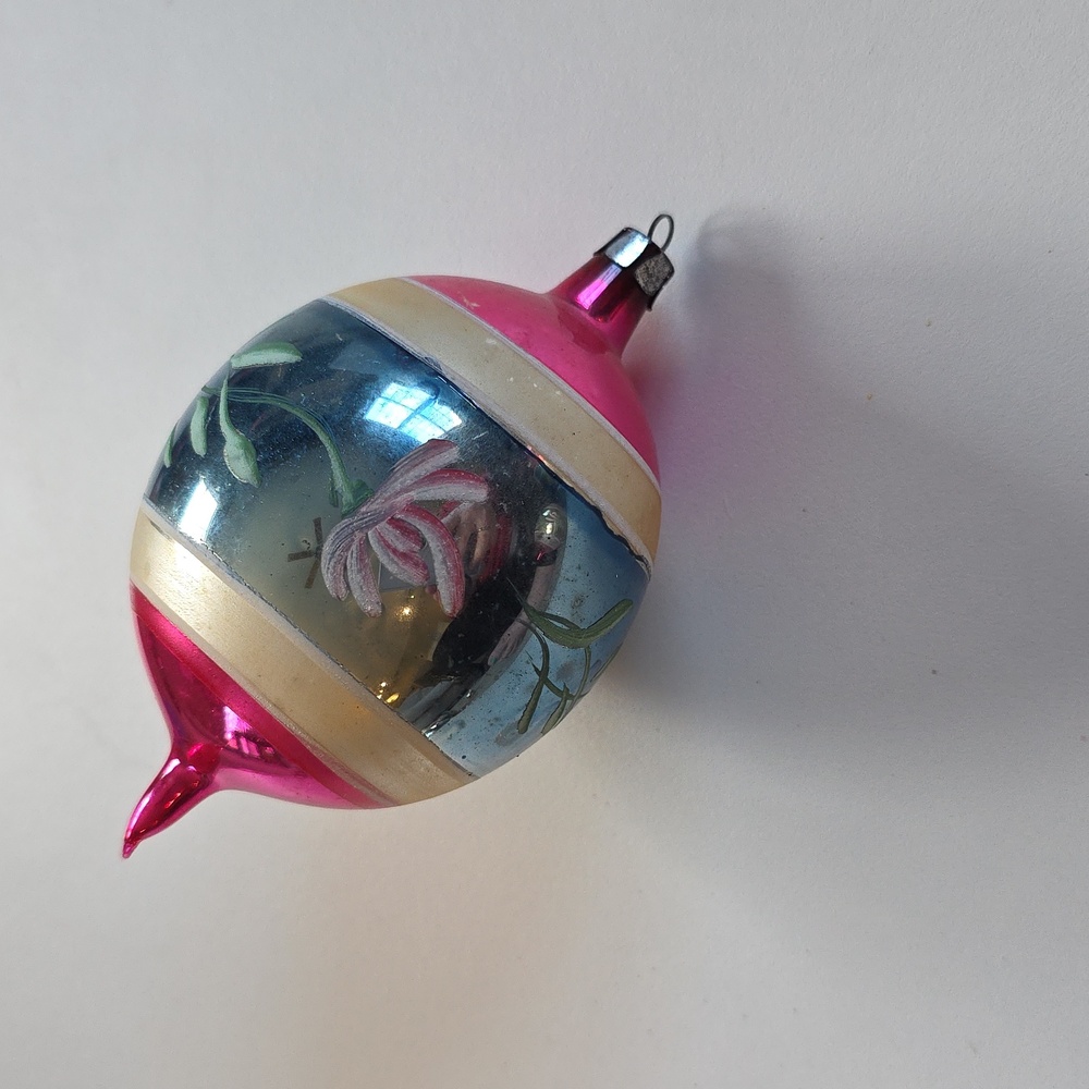 Vintage Holiday Ornament Set - Pink, Gold, Blue - 1950's - Picture 2 of 10
